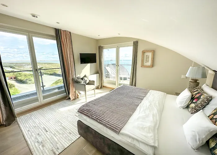 Hotel Strand Am Koenigshafen