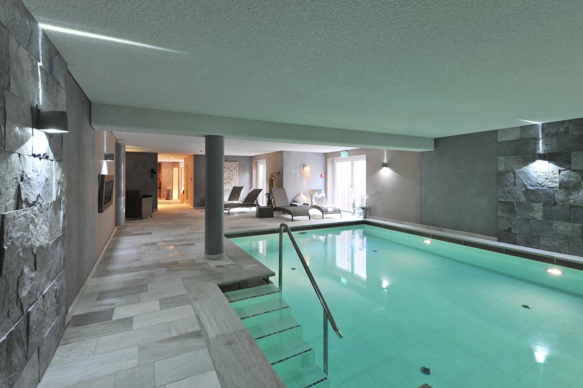 Am Koenigshafen 4*