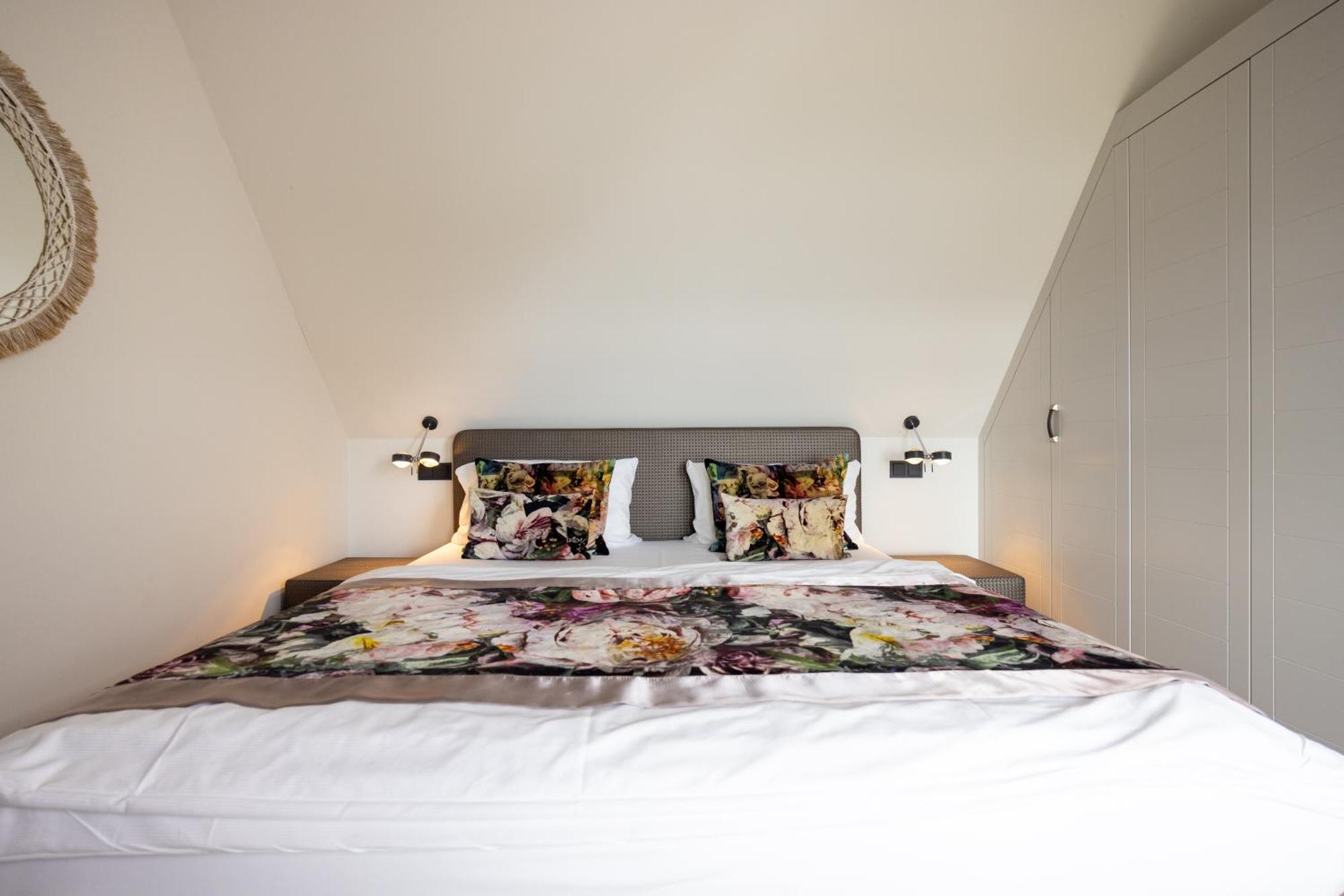 Am Koenigshafen Hotel List