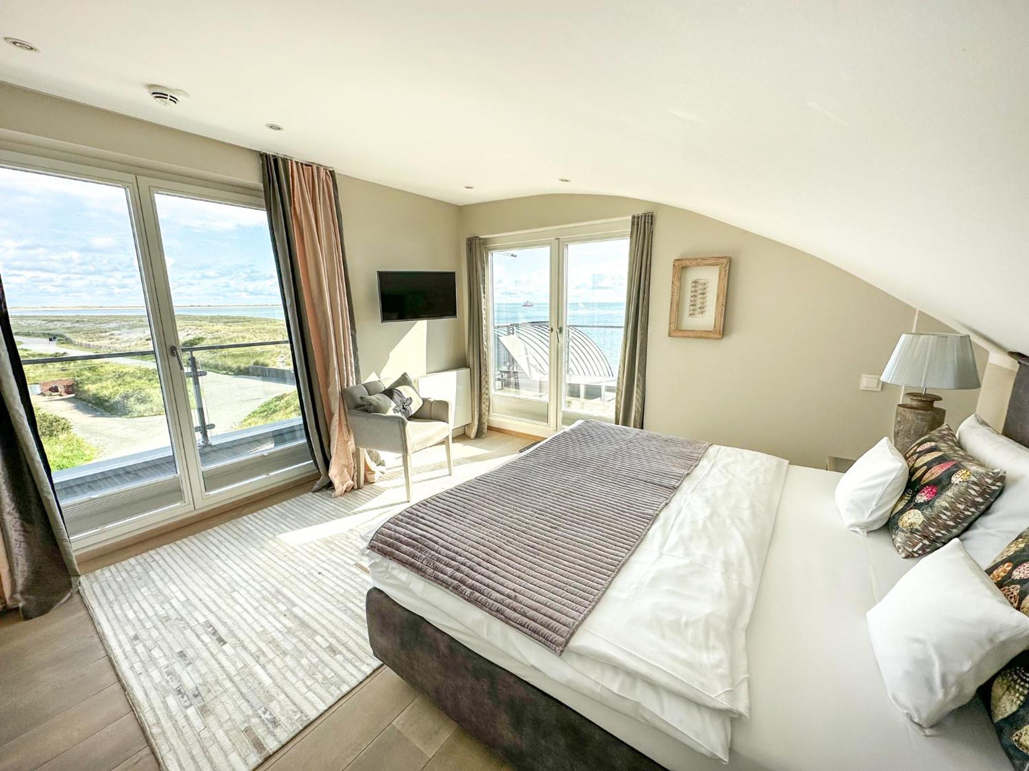 Am Koenigshafen 4*